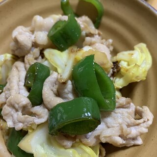 豚薄切り肉とキャベツピーマンの炒め物